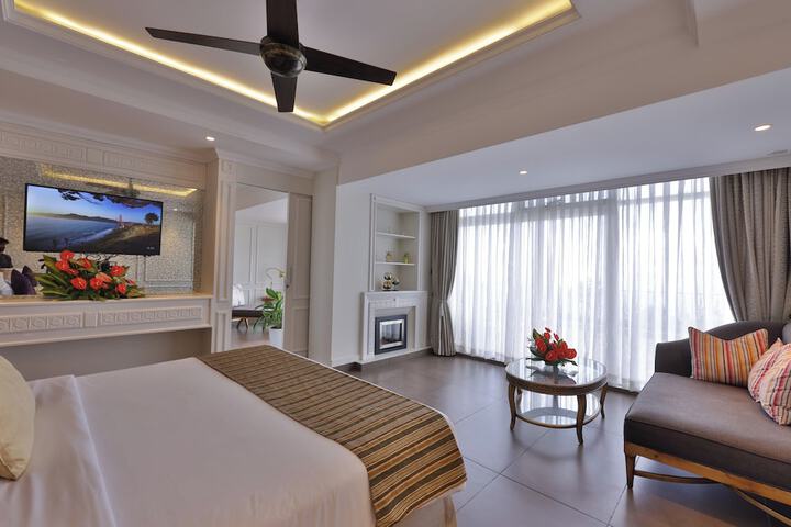 Room 10 of 66