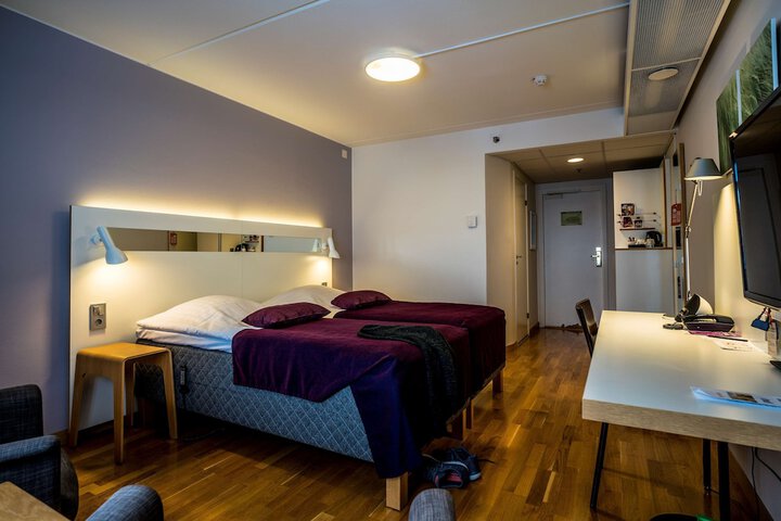 Room 5 of 32