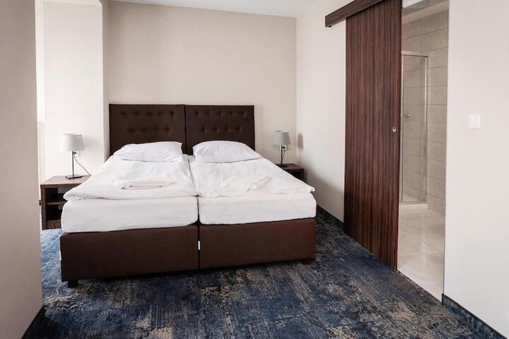 Room 18 of 73