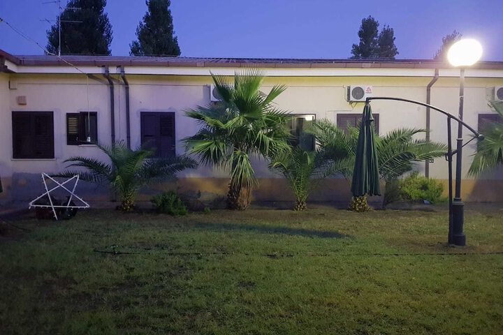Hotel Exterior 3 of 5