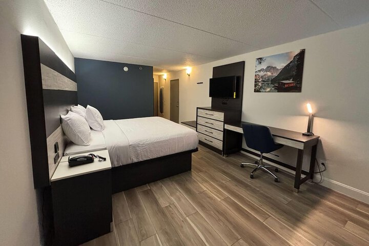 Room 12 of 27