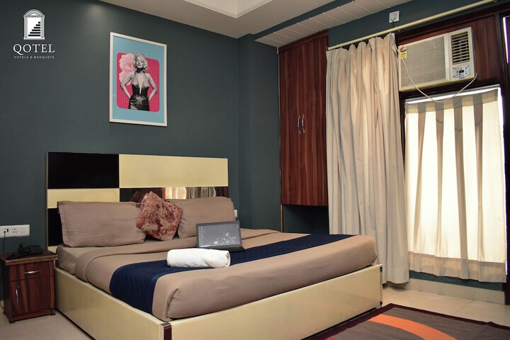Room 10 of 18