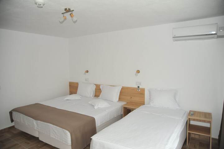 Room 7 of 11