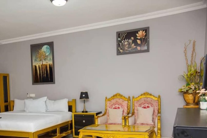 Room 3 of 9
