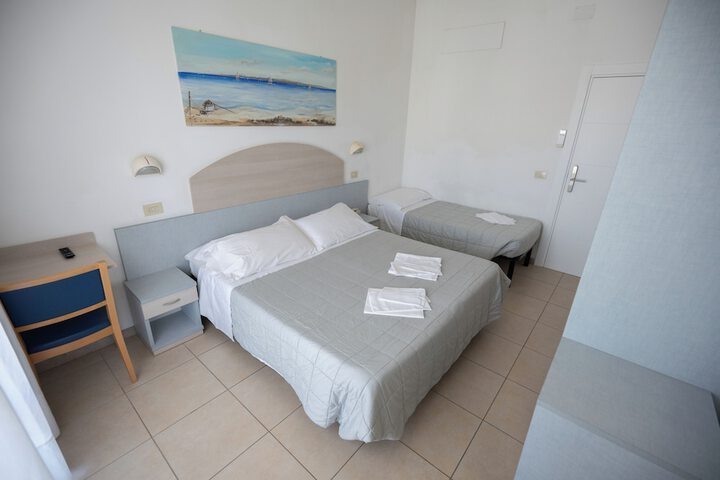 Room 3 of 21