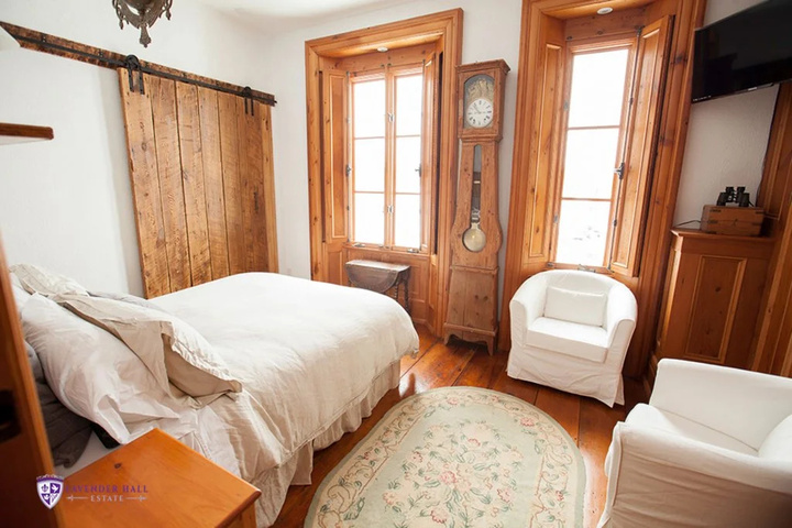 Room 3 of 9
