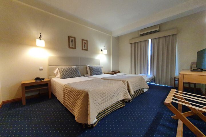 Room 10 of 36