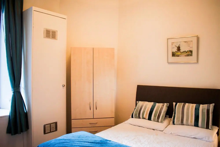 Room 18 of 18