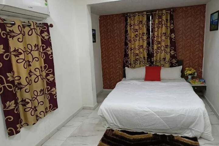 Room 2 of 9