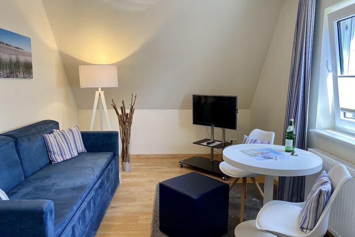 Room 12 of 34