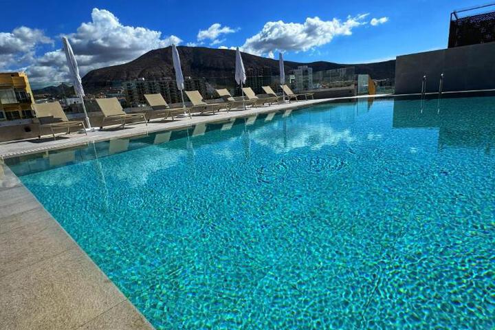 Pools & Facilities