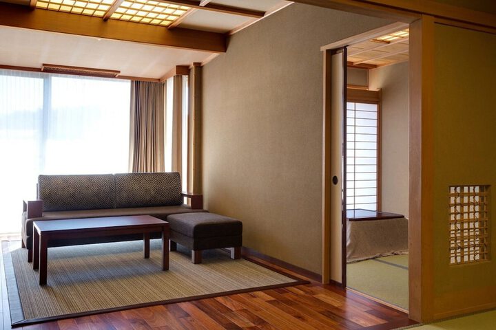 Room 7 of 30