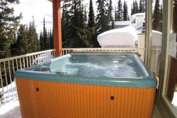 Pool 15 of 23