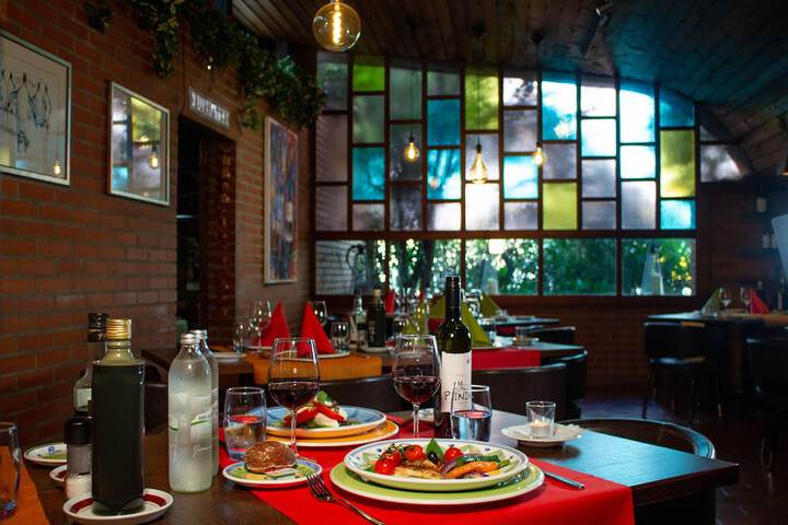 Dining 57 of 98