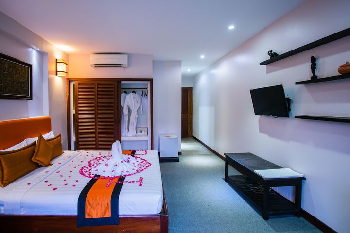 Room 5 of 44