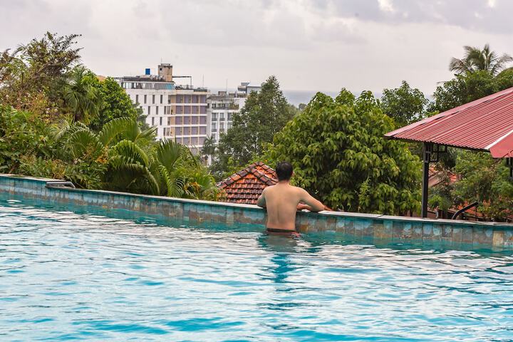 Pool 42 of 147