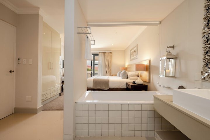 Room 48 of 59