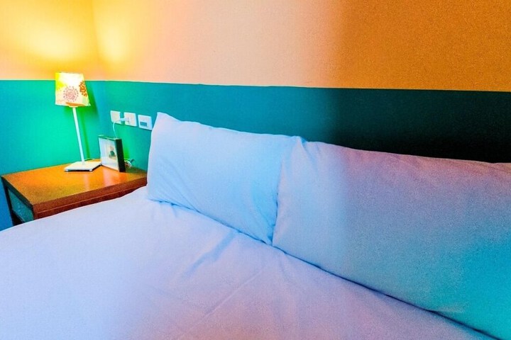 Room 18 of 33