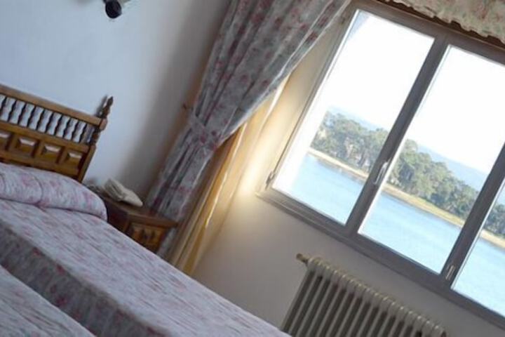 Room 8 of 8