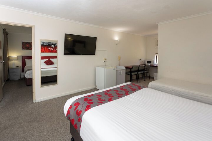 Room 34 of 65