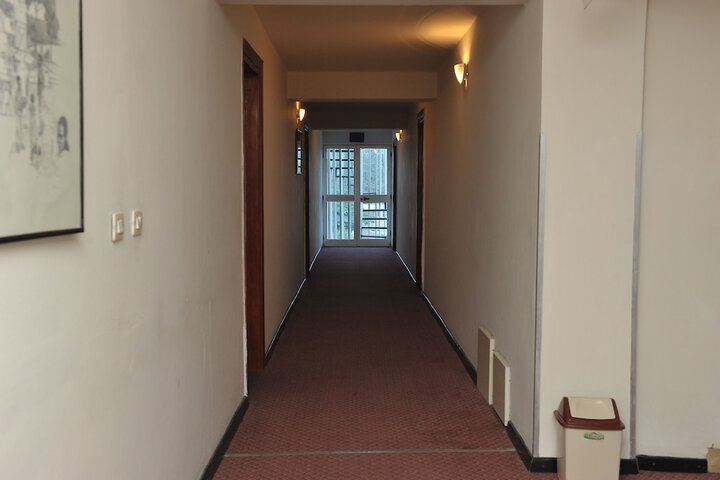 Ballroom/Hall 25 of 31