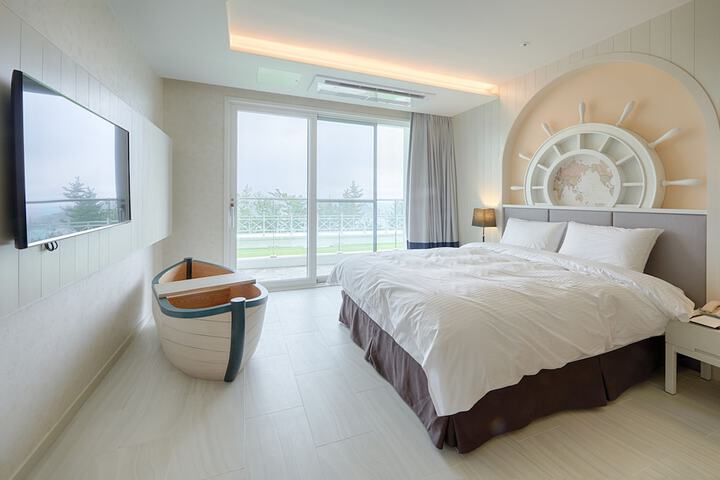 Room 47 of 127
