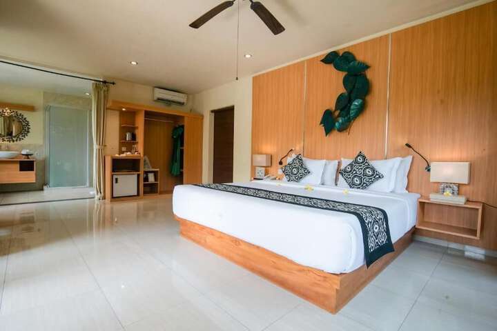 Room 18 of 109