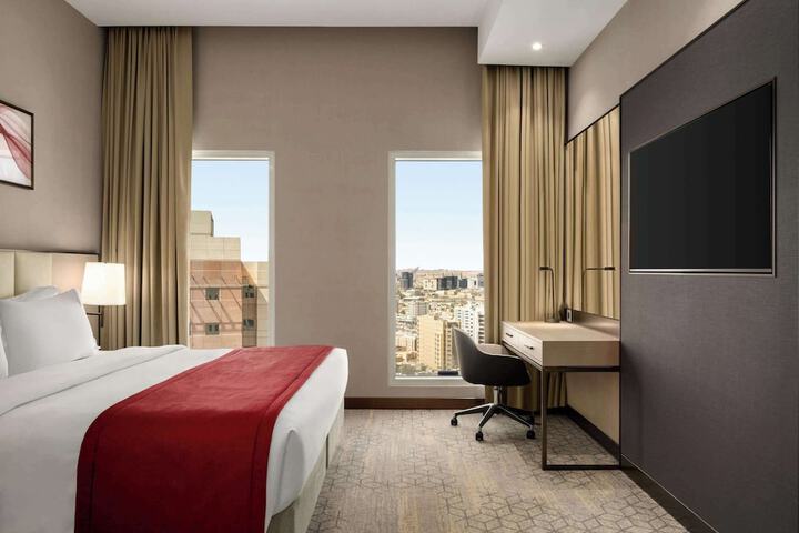 Room 15 of 36