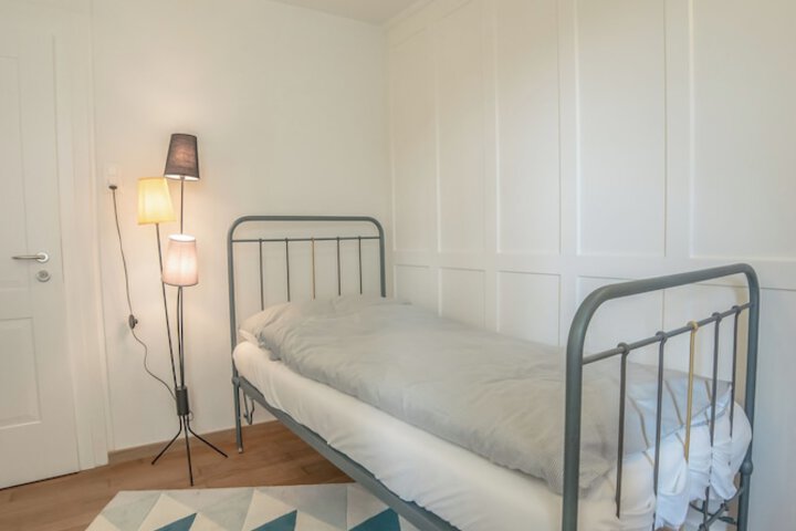 Room 9 of 40
