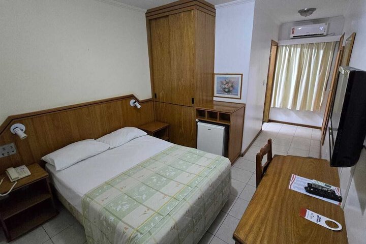 Room 16 of 33