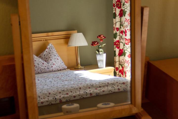 Room 6 of 35