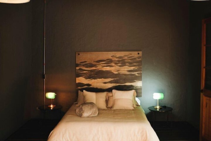 Room 11 of 42