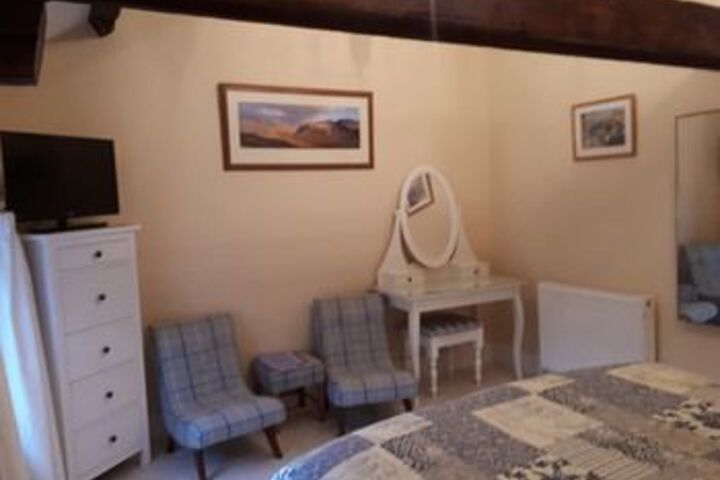 Room 9 of 18
