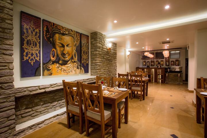 Dining 74 of 97