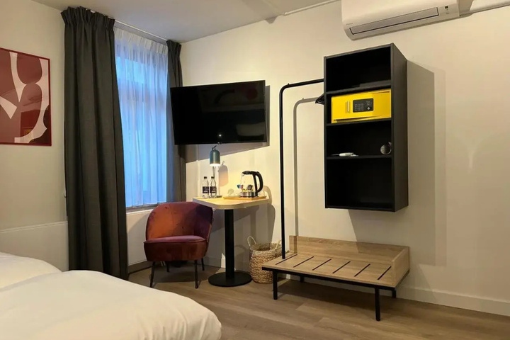 Room 3 of 14