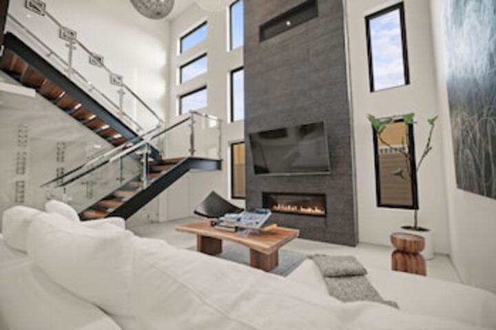 Room 28 of 108