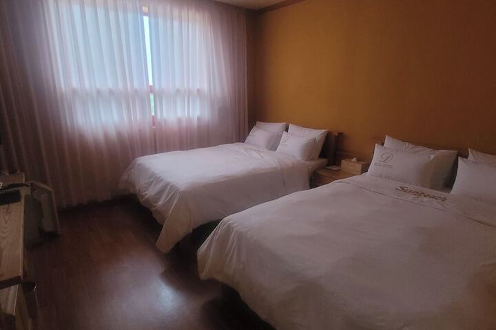 Room 17 of 21