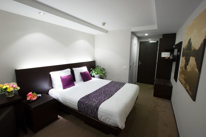 Room 10 of 31