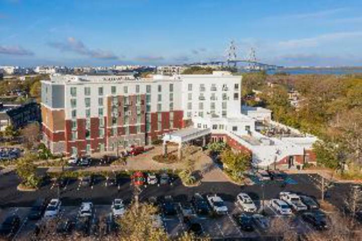 Image of Hilton Garden Inn Charleston / Mt. Pleasant