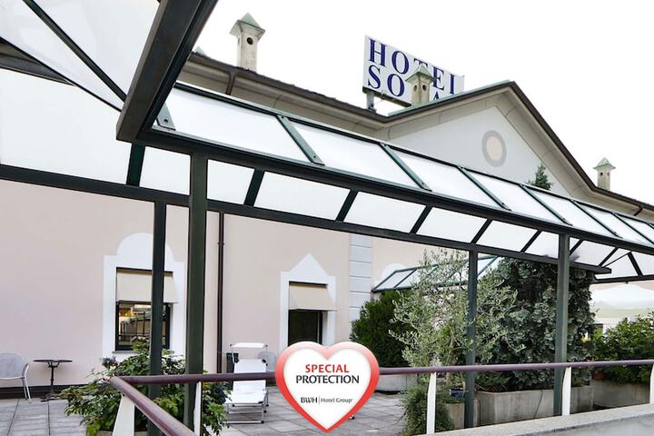 Hotel 52 of 53