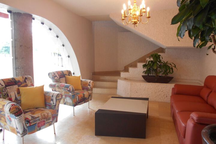 Hotel 2 of 130