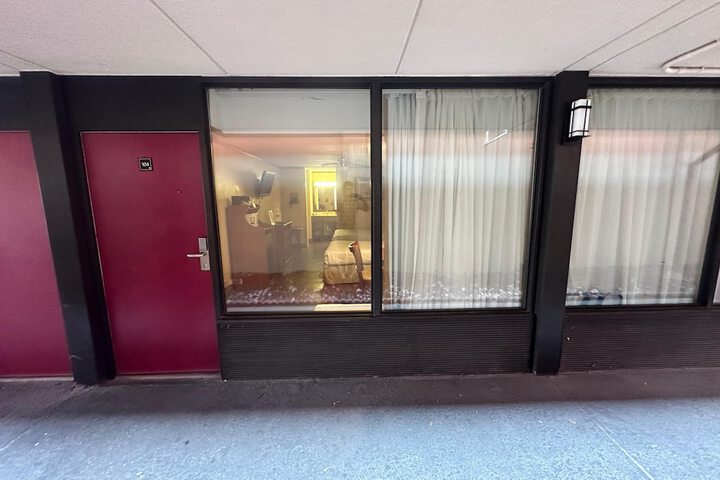 Room 37 of 86