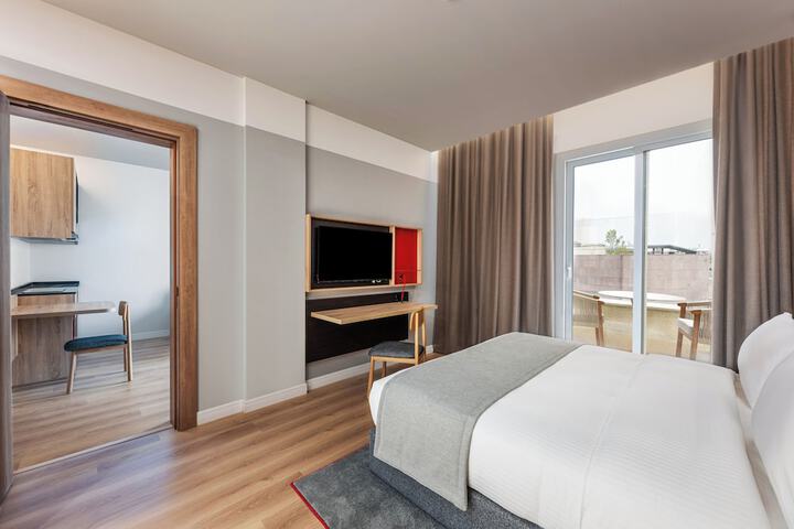 Room 28 of 195