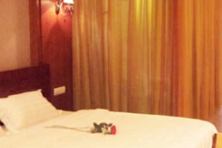 Room 6 of 7