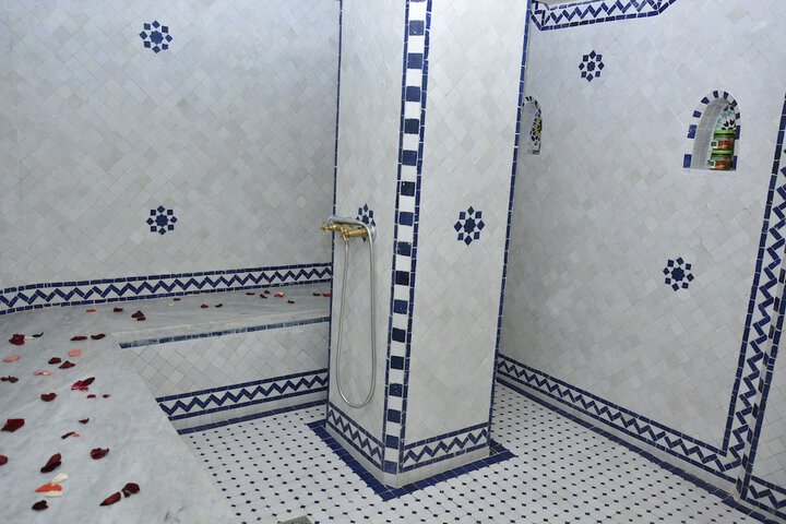 Room 73 of 84