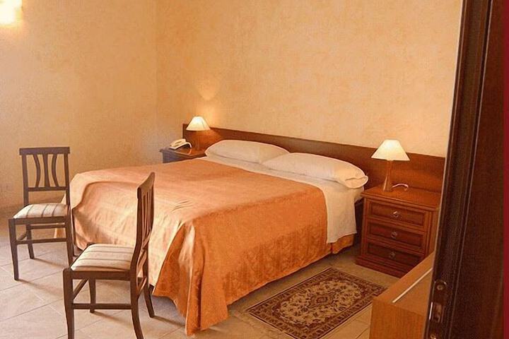 Room 4 of 14