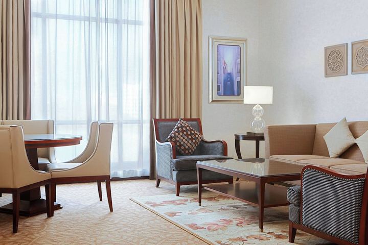 Room 4 of 16