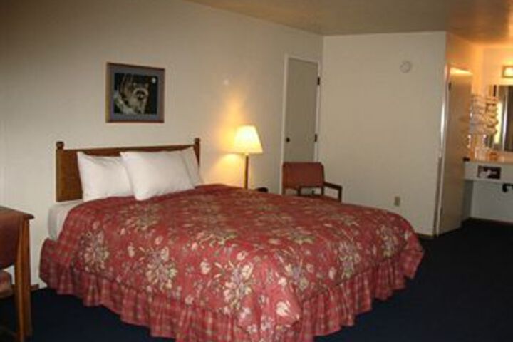 Room 5 of 13