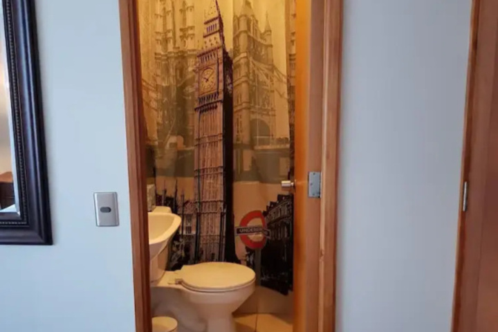 Room 8 of 14