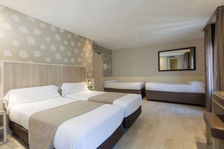 Room 8 of 62